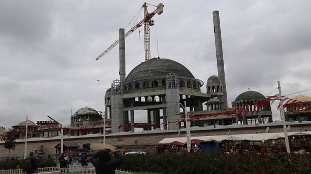 Meczet Taksim czeka na 2500 osób