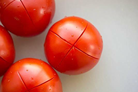Technika obierania pomidorów
