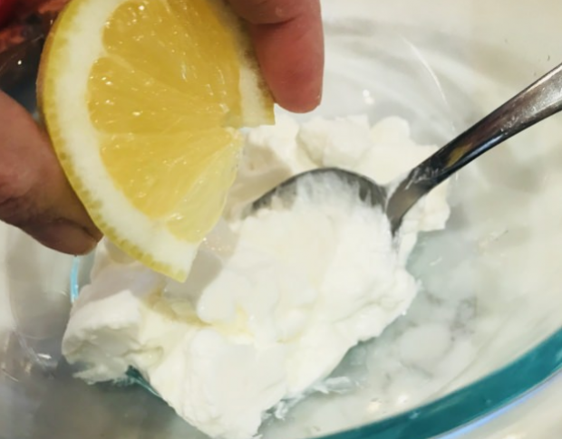 jogurt i lekarstwo z cytryny