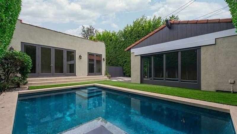 Charlize Theron wystawia na sprzedaż swój bungalow za 1,8 miliona dolarów!