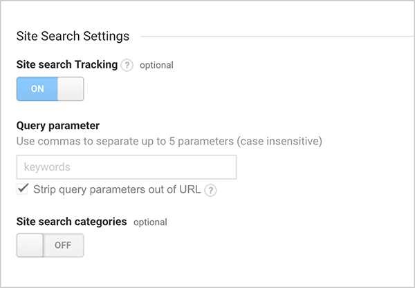 To jest zrzut ekranu przedstawiający opcje ustawień wyszukiwania w witrynie w Google Analytics. Opcja śledzenia wyszukiwania w witrynie jest włączona. W ustawieniach dostępne są również opcje wprowadzania parametru zapytania oraz włączania i wyłączania kategorii wyszukiwania w witrynie.