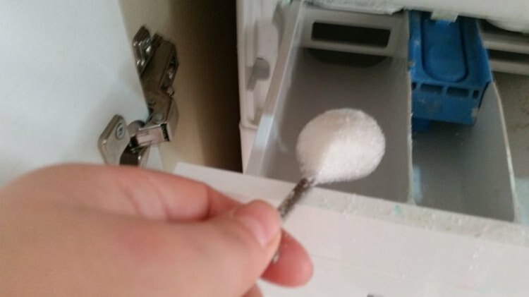 Znaleziono metodę, która sprawia, że ​​zasłony są jak śnieg! Jak myje się zasłonę?