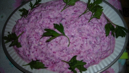 Jak zrobić sałatkę z kapusty fioletowej z najłatwiejszym jogurtem?