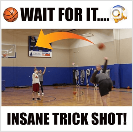 Miniaturka posta wideo na Instagramie ma białe paski i czarny tekst powyżej i poniżej obrazu białego mężczyzny wykonującego sztuczkę z piłką do koszykówki na siłowni. Na górze znajduje się emoji koszykówki i tekst Wait For It. Dolny tekst mówi: Szalony Trick Shot!