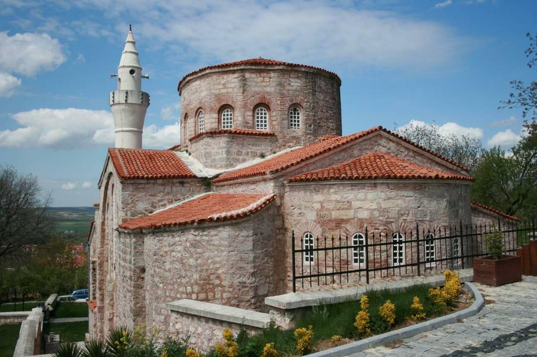 Zobacz mały kościół Hagia Sophia