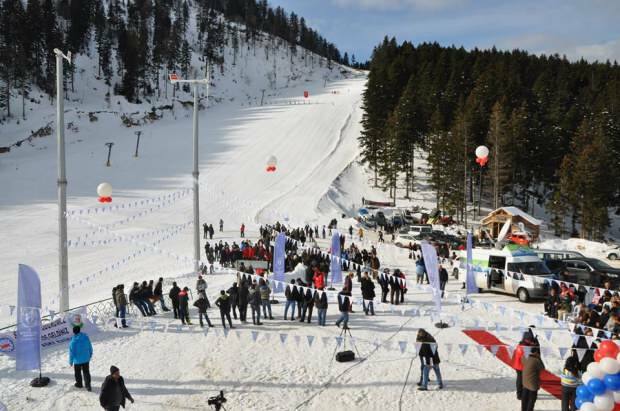 Jak dostać się do centrum narciarskiego Atabarı