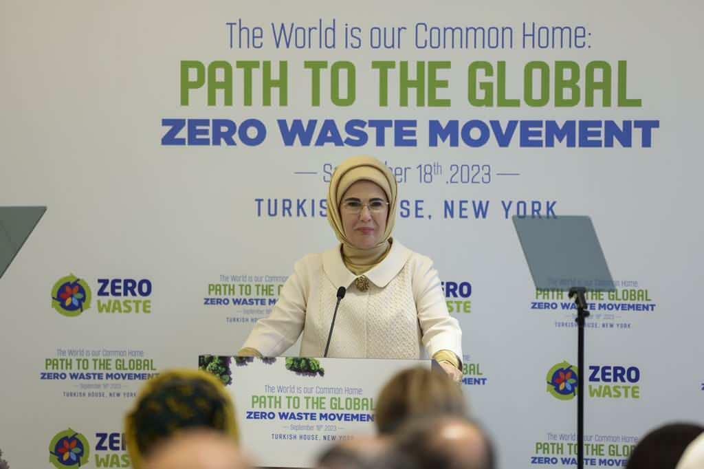Emine Erdoğan w kierunku programu Global Zero Waste Movement udostępnianie w mediach społecznościowych