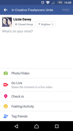Aby rozpocząć korzystanie z usługi Facebook Live, stuknij opcję Transmituj na żywo podczas tworzenia statusu.