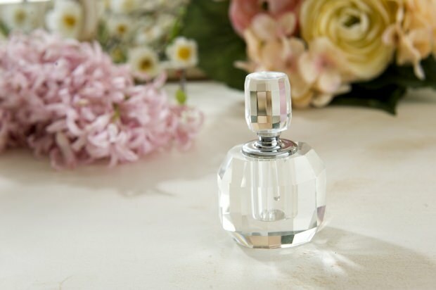 Czy perfumy rozpyla się na dzieci? 26 substancji alergizujących, których należy unikać