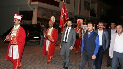 Burmistrz Nevşehir podniósł ludzi wraz z zespołem Mehtera