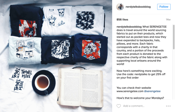 Blog Nerdy Talks Book zawiera produkty Serengetee i informuje obserwujących o przyczynie na Instagramie.