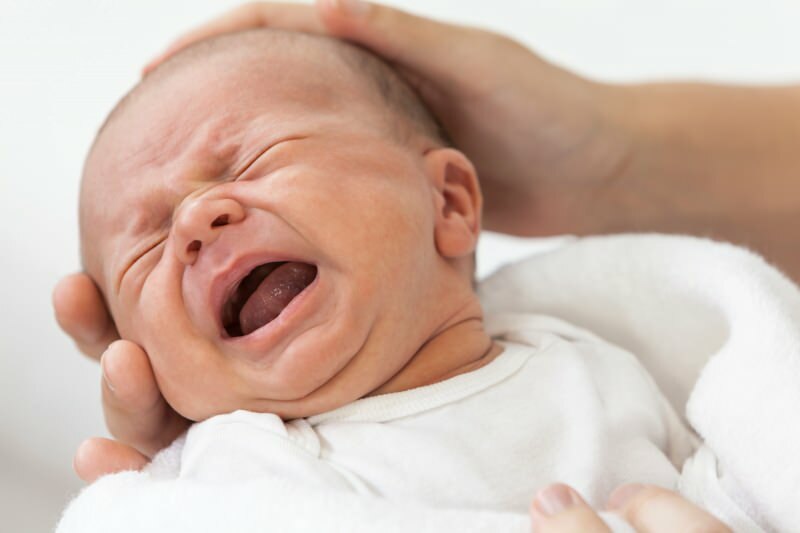 Czy wstrząsanie niemowląt na stojąco jest szkodliwe?