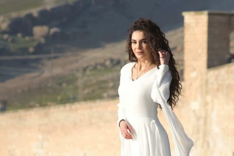 Aktorka Ebru Şahin trenuje do nowego serialu Destan!