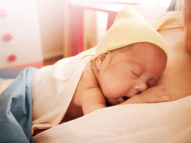 Czas i częstotliwość karmienia noworodka