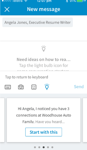 Aplikacja mobilna LinkedIn umożliwia rozpoczęcie rozmowy na podstawie połączenia, z którym chcesz się skontaktować.