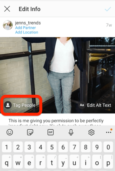 opcja oznaczania osób widoczna na dole posta na Instagramie przez @jenns_trends