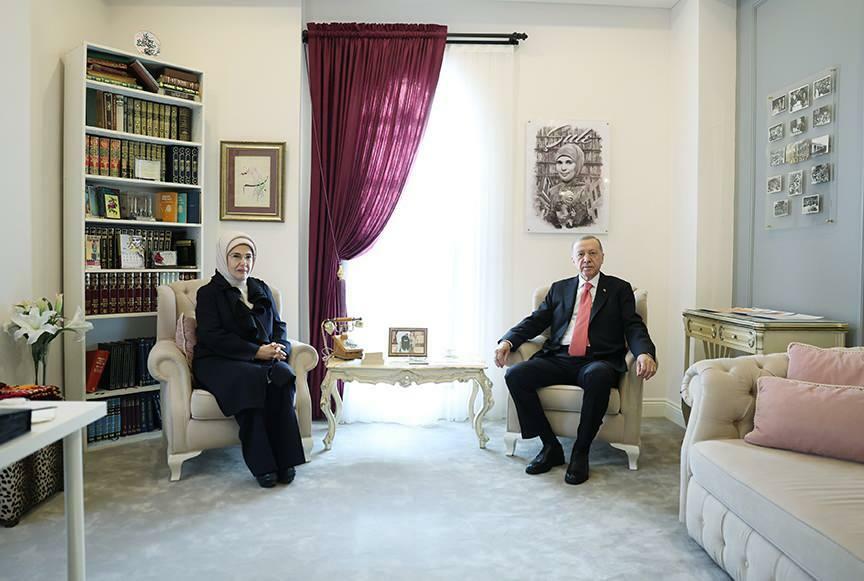 Prezydent Erdoğan i Emine Erdoğan zwiedzili Fundację Şule Yüksel Şenler