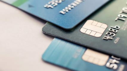Jak usunąć kartę kredytową? Niezbędne dokumenty przy wydawaniu karty kredytowej
