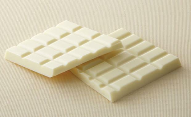 Jakie są wady białej czekolady? Czy biała czekolada to prawdziwa czekolada?