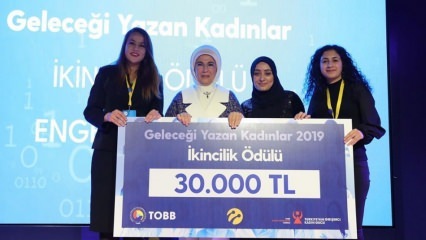 Nagrody kobiet piszących o przyszłości od pierwszej damy Erdoğan