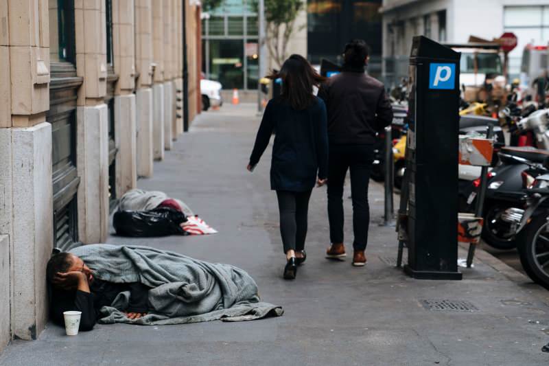 Z powodu korony w Hollywood rośnie liczba bezdomnych