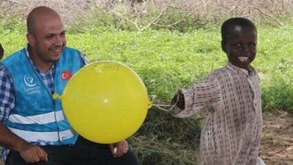 Zdziwienie dzieci, które zobaczyły balony po raz pierwszy