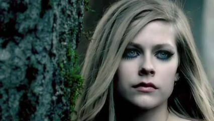 Avril Lavigne zachorowała na cichą chorobę!