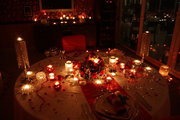 Propozycja małżeństwa przy świecach