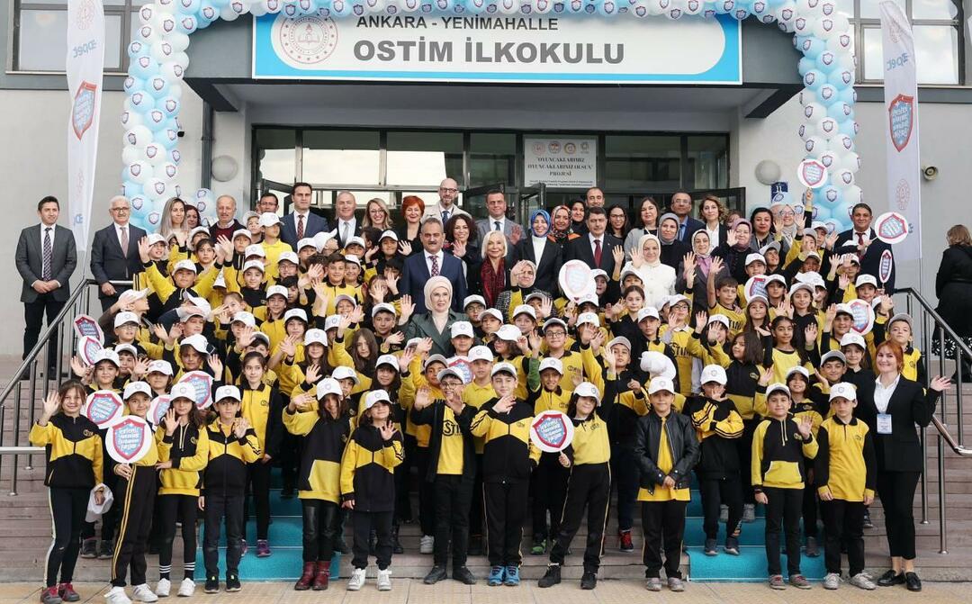 Emine Erdoğan odwiedziła szkołę podstawową Ostim