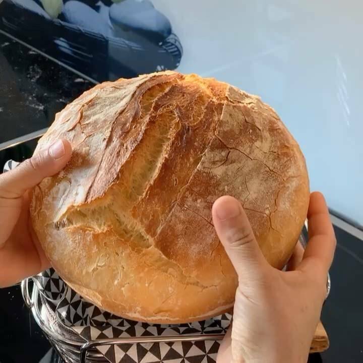 Jak zrobić chrupiący wiejski chleb? Najzdrowszy wiejski przepis na chleb