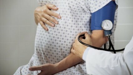 Jakie powinno być ciśnienie krwi podczas ciąży? Objawy wysokiego ciśnienia krwi i upadku podczas ciąży