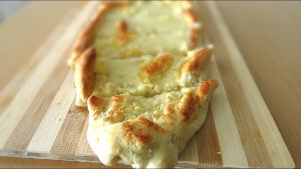 Jak zrobić deser z chleba serowego w stylu Elazig?