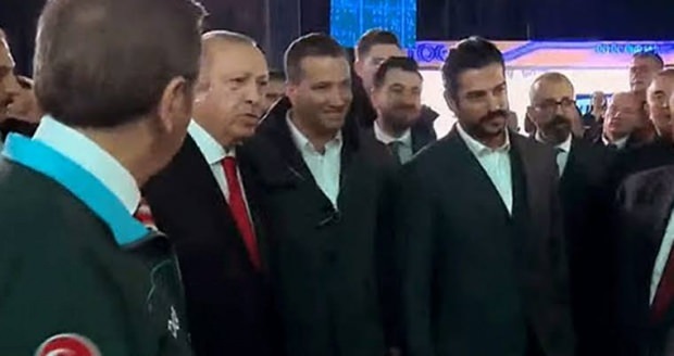 Prezydent Recep Tayyip Erdogan i Burak Ozchivit 