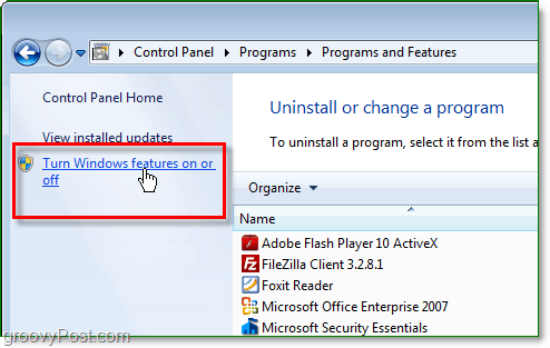 kliknij włącz lub wyłącz funkcje systemu Windows w oknie programów i funkcji systemu Windows 7