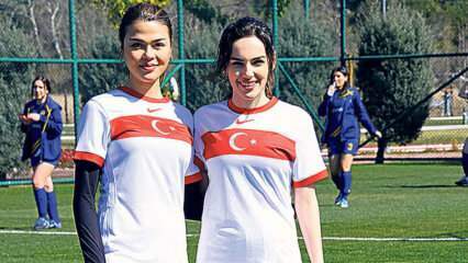 Yağmur Tanrısevsin i Aslıhan Karalar rozegrali specjalny mecz z reprezentacją kobiet w piłce nożnej!