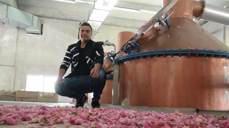berdan mardini założył fabrykę olejków różanych w swoim rodzinnym mieście