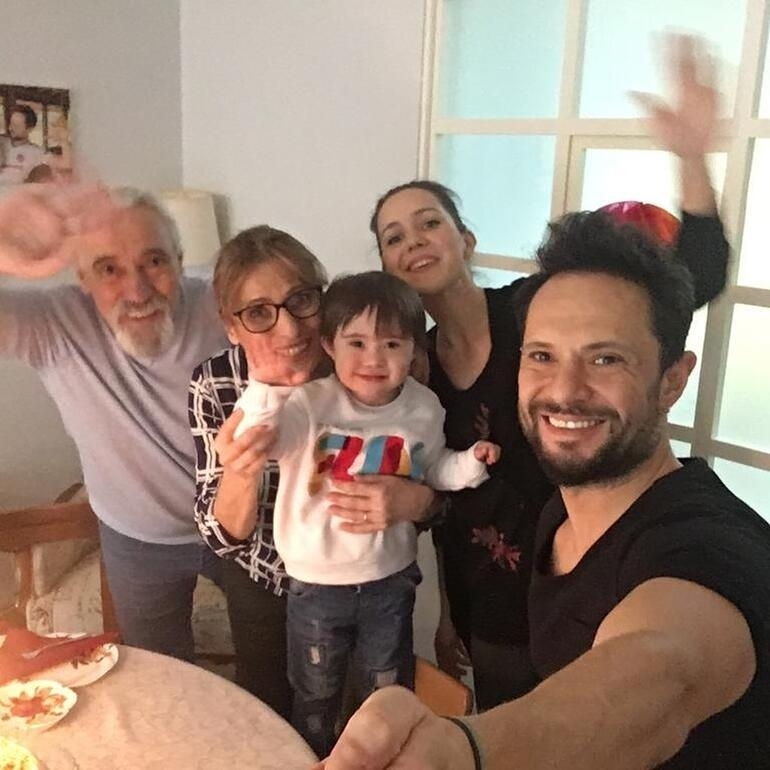 Przyjęcie urodzinowe od piosenkarza Özgüna do jego syna Ediza