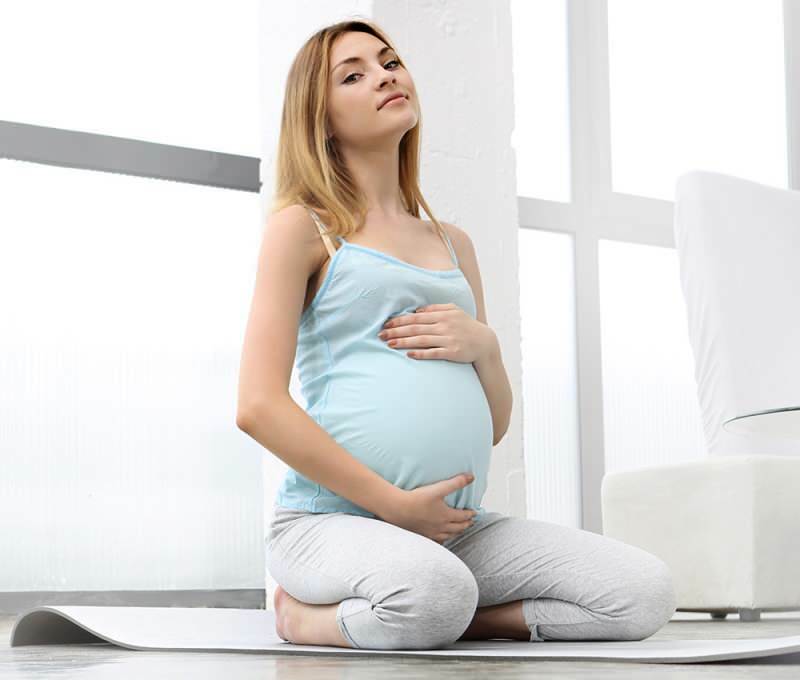 Czy linia pępkowa przechodzi podczas ciąży? Brązowa linia brzucha