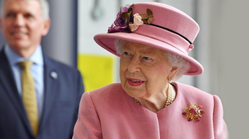 Królowa II. Elizabeth wyszła bez maski! Pod koniec 7 miesięcy ...