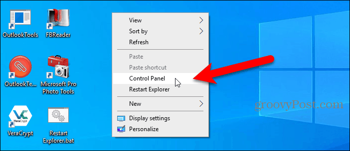 Panel sterowania dostępny w menu prawym przyciskiem myszy na pulpicie systemu Windows 10