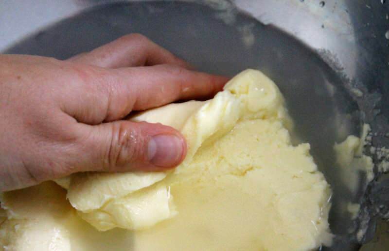 Jak zrobić masło w pralce? Czy rzeczywiście w pralce będzie masło?