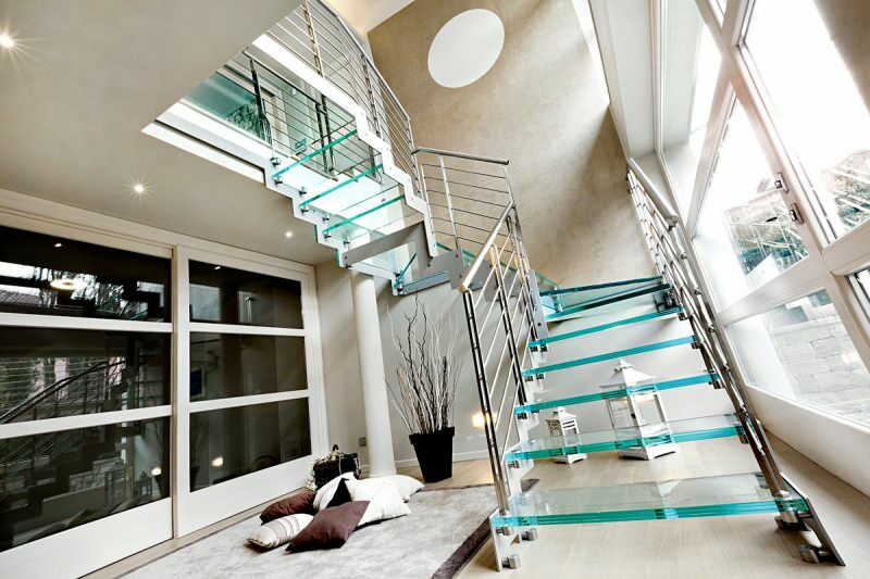 Najbardziej stylowe i przydatne modele schodów do mieszkań dwupoziomowych