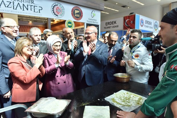 Pierwsza dama Erdoğan odwiedziła stoisko Gaziantep
