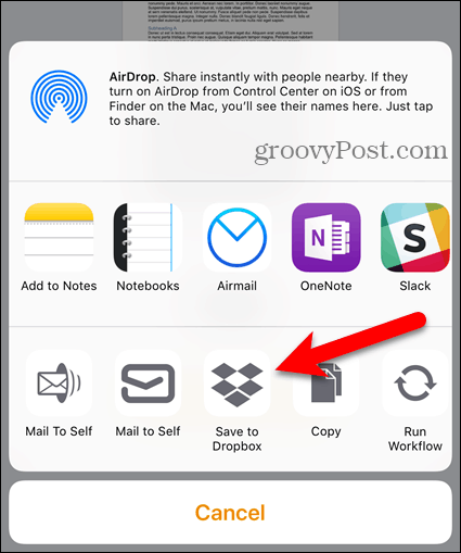Dotknij Dropbox na arkuszu Udostępnij w iOS