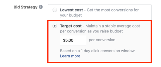 Opcja określania stawek docelowych kosztów na Facebooku.