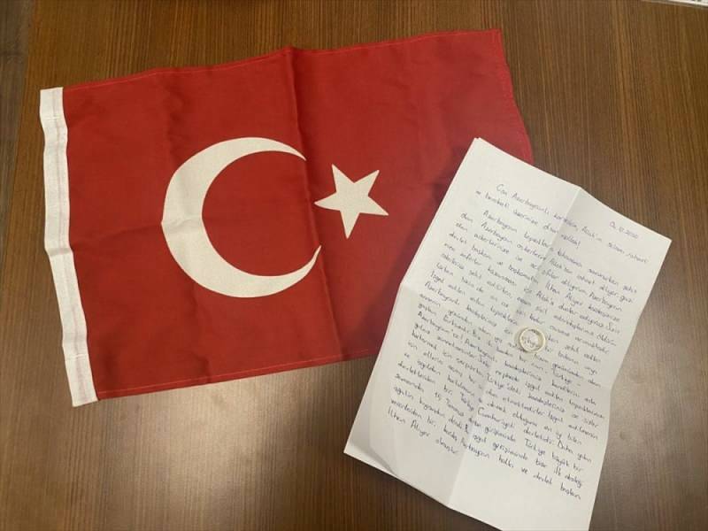 Para nauczycieli wysłała pierścionek zaręczynowy, aby wesprzeć Azerbejdżan