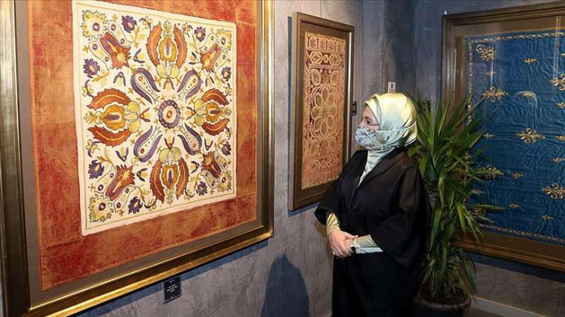 Pierwsza Dama Erdoğan odwiedziła wystawę „Ścieg dotykający serca”!