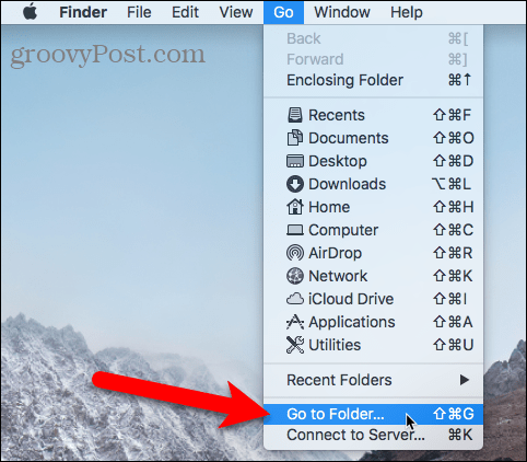 Wybierz Idź do folderu w Finderze na Macu