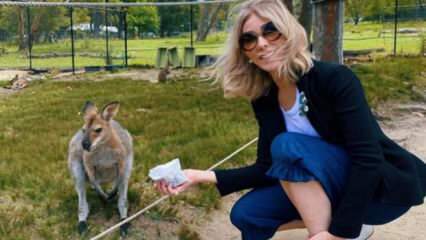 Aktorka Zerrin Tekindor własnymi rękami karmiła kangura!