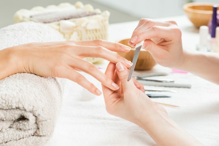 5 zasad, które należy wziąć pod uwagę podczas wykonywania manicure